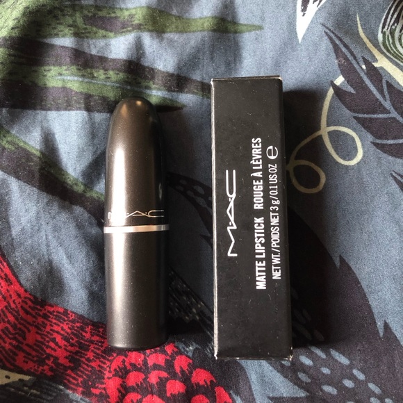 NWT MAC “Good Kisser” matte lipstick - Picture 2 of 3